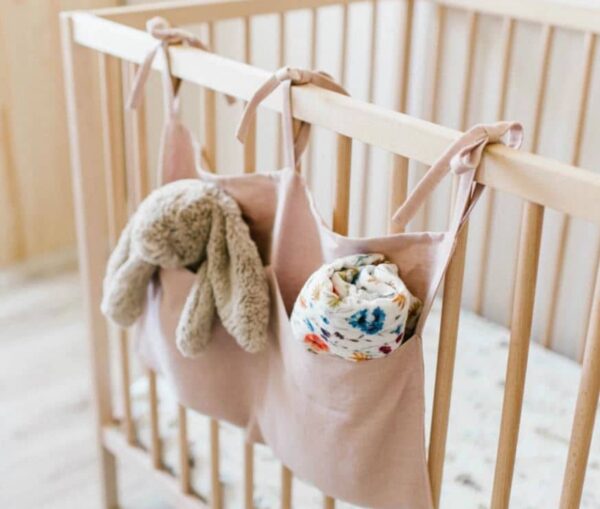 Guardapañales para bebe de tela color rosa